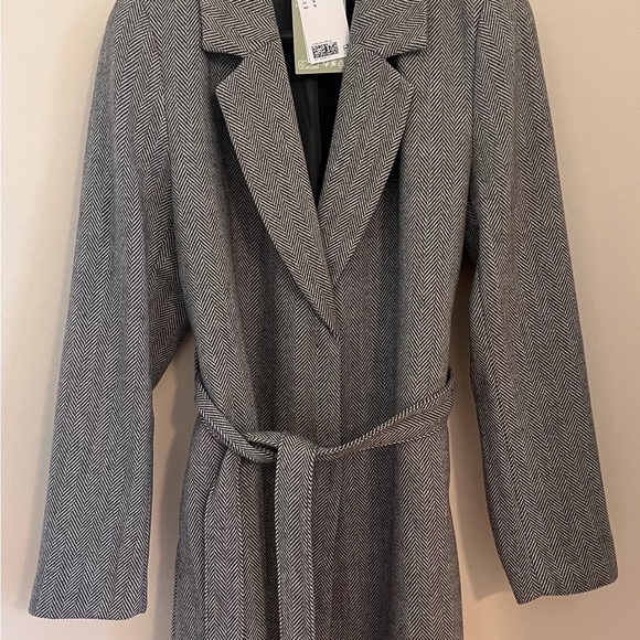 New H&M Divided Coat - Picture 3 of 9
